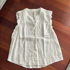 Lilly Pulitzer White Blouse with Flutter Sleeves and Mandarin Collar